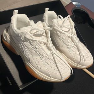 Amiri bone runner low sz40